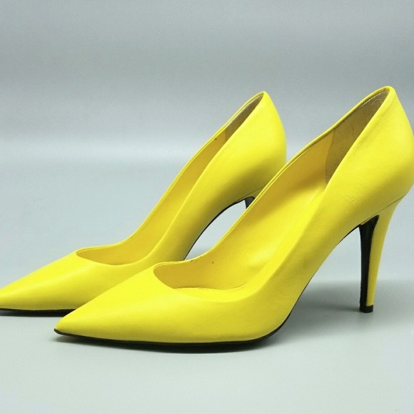 bright yellow pumps